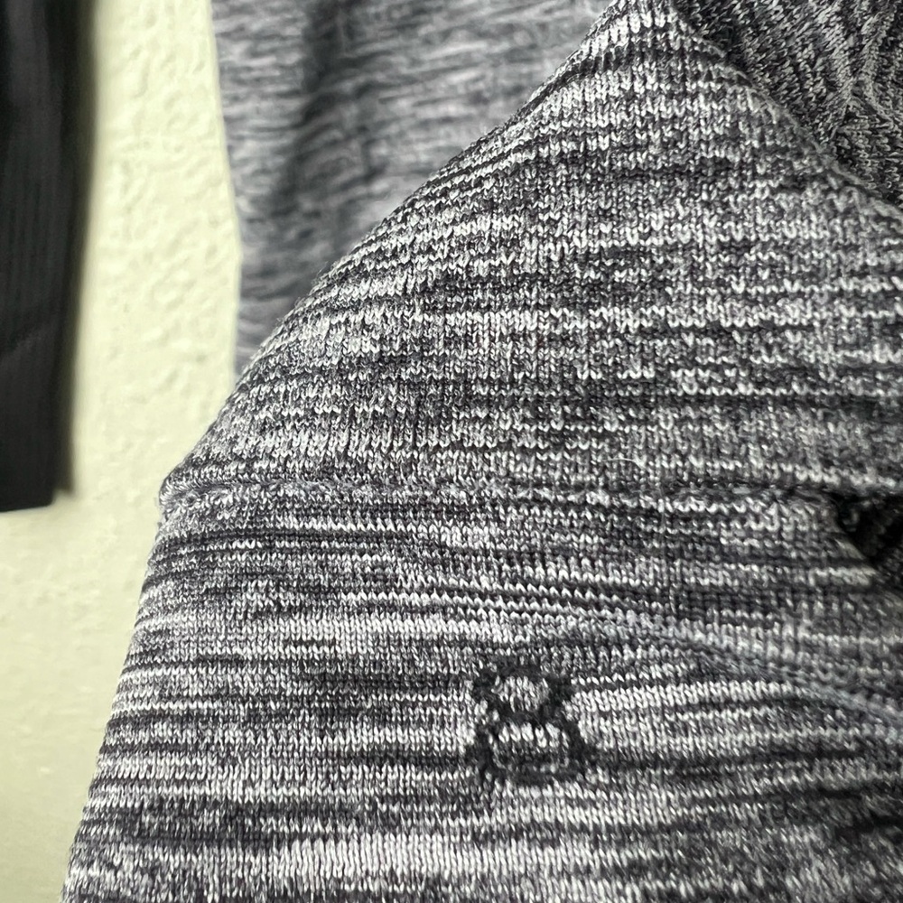 Lululemon Swiftly Tech Long Sleeve Shirt Two Tone Black/Gray Ombré Size 8 - Picture 6 of 6